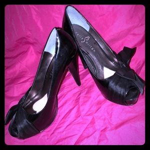 Paris Hilton Bow Patent Leather Peep-Toe Heels 8